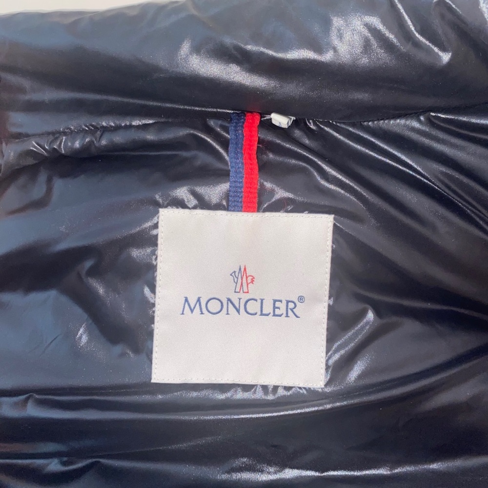 Moncler Vest size M